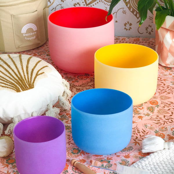 SET OF 4 COLOUR CRYSTAL SINGING BOWLS IN CARRY BAG