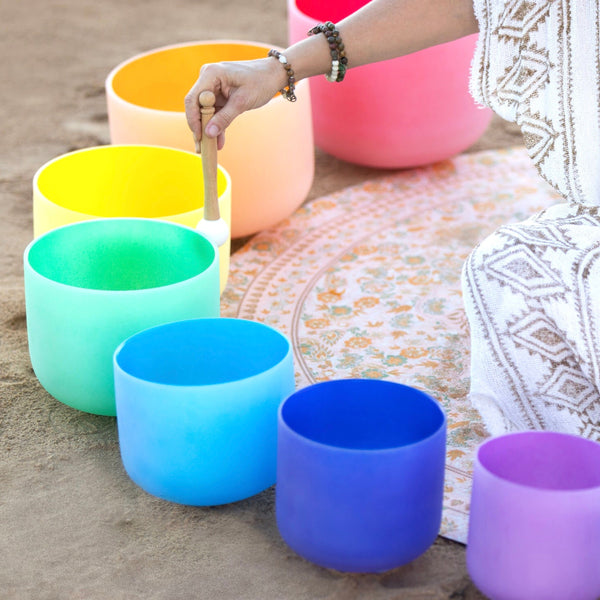 SET OF 7 RAINBOW COLOUR CRYSTAL SINGING BOWLS IN CARRY BAGS