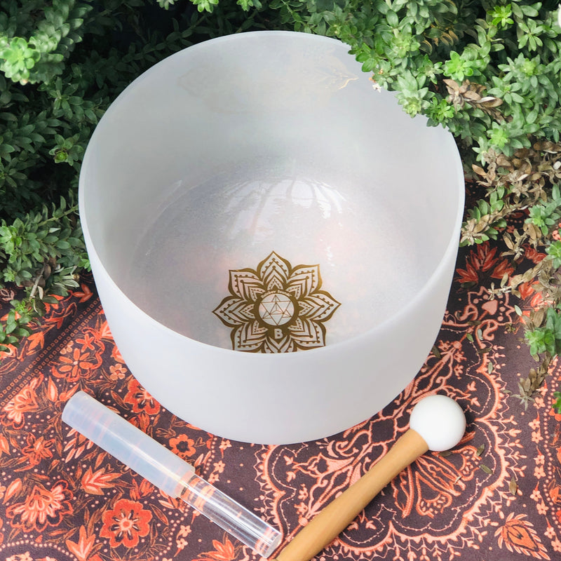 EARTH & SOUL STARS - SET OF 2 CRYSTAL SINGING BOWLS IN BEIGE BAG