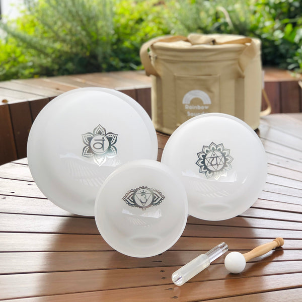 SHARP NOTES | SET OF 3 WHITE CRYSTAL SINGING BOWLS IN BEIGE BAG