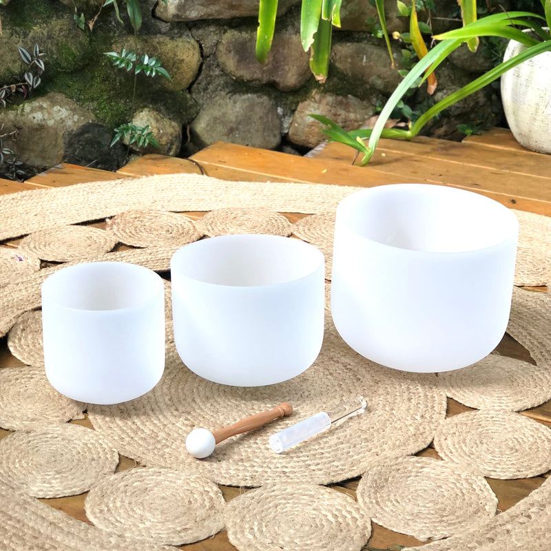 SET OF 3 WHITE CRYSTAL SINGING BOWLS IN BEIGE BAG