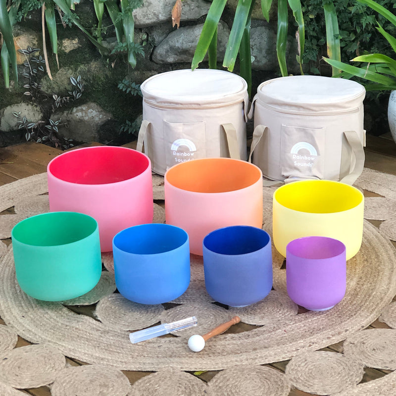 SET OF 7 RAINBOW COLOUR CRYSTAL SINGING BOWLS IN CARRY BAGS