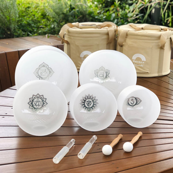 SHARP NOTES | SET OF 5 WHITE CRYSTAL SINGING BOWLS IN BEIGE BAGS