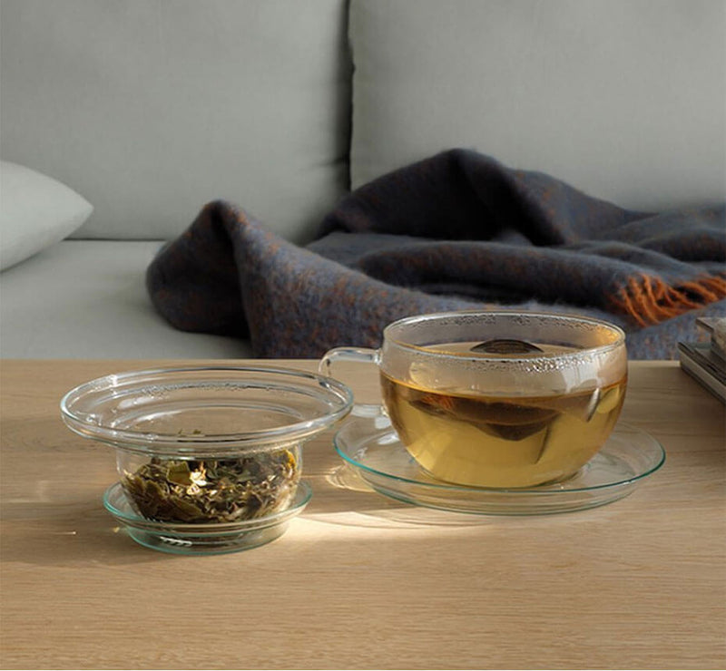 Trendglas tea time set on table with tea inside